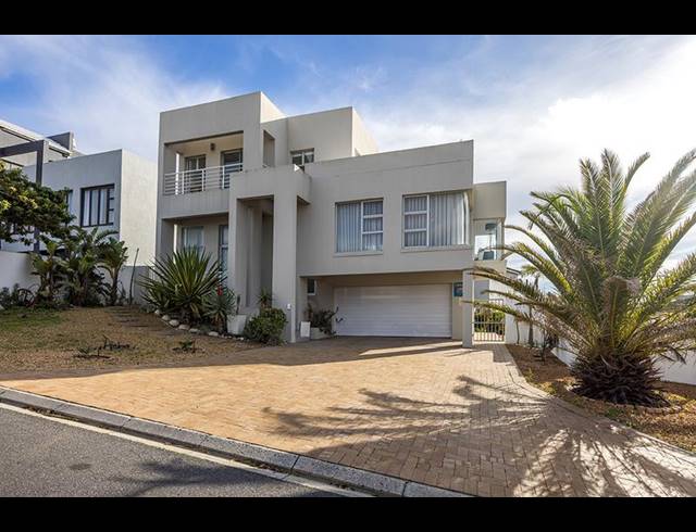 4 BEDROOM PROPERTY TO RENT IN WEST BEACH